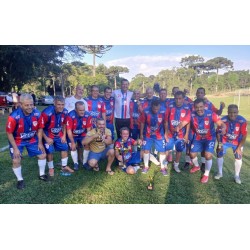 Vital Esportes grande campeão do 50tões Raiz realizado no campo do Vassoural